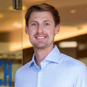 Teilnehmender eines Leadership-Seminars mit Timo Sternemann reflektiert die Bedeutung von authentischer Führung und gelungener Kommunikation im Team